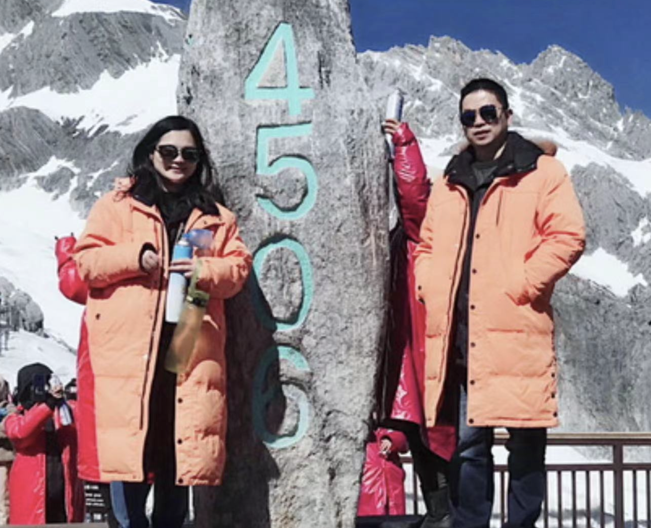 爸爸妈妈在玉龙雪山的合照